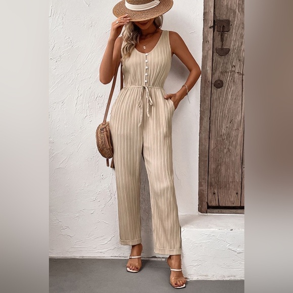 Textured Sleeveless Jumpsuit with Pockets Beige - Picture 4 of 5